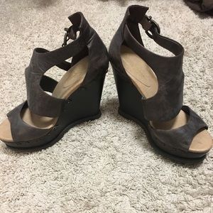 Jessica Simpson Wedges